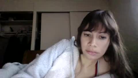 Snapshot of petitedoll30 chatting on December 27, 12:39 am Petitedoll30 online show from December 27, 12:39 am