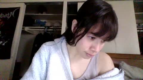 Snapshot of petitedoll30 chatting on February 12, 9:33 pm Petitedoll30 online show from February 12, 9:33 pm