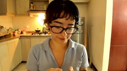 Lunna online show from April 28, 1:47 am