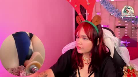 Snapshot of petitesally_ chatting on December 26, 8:00 pm Sally online show from December 26, 8:00 pm