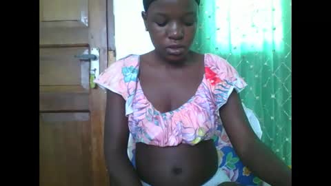 petitesweetchiq online show from January 6, 8:29 am