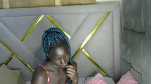 petitte_gyaal online show from December 2, 9:44 am