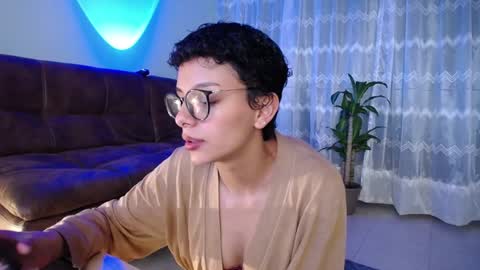 Snapshot of peyton_gh chatting on January 16, 12:23 am Peyton online show from January 16, 12:23 am
