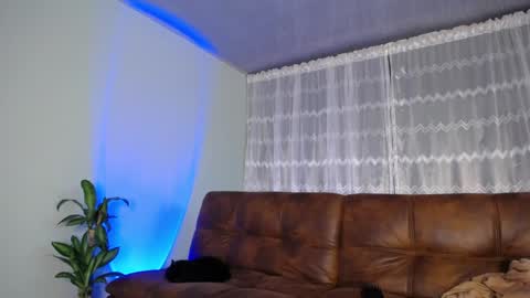 Snapshot of peyton_gh chatting on December 14, 10:39 pm Peyton online show from December 14, 10:39 pm