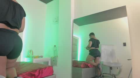 Snapshot of peyton_wat chatting on September 11, 1:55 pm peyton_wat online show from September 11, 1:55 pm