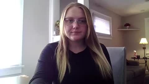 Snapshot of phatassblond chatting on February 10, 4:58 pm PhatAssBlond online show from February 10, 4:58 pm