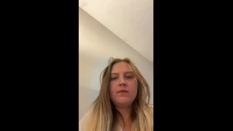 Snapshot of phatassblond chatting on January 11, 5:07 pm PhatAssBlond online show from January 11, 5:07 pm