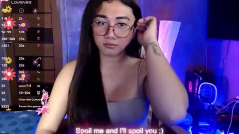 Snapshot of pia_worthsback chatting on October 6, 12:49 am Pia online show from October 6, 12:49 am