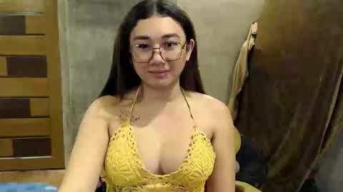 Pia online show from November 4, 2:22 pm