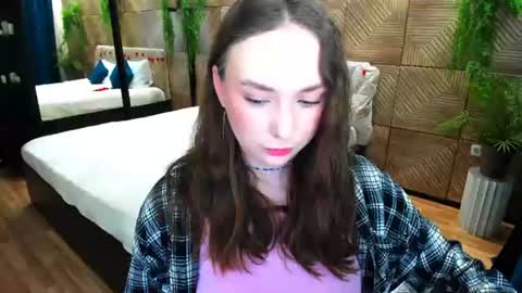 Emelie online show from June 26, 7:31 am