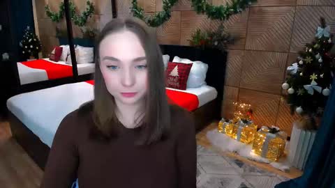 Emelie online show from December 16, 8:15 pm