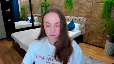 Emelie online show from July 11, 8:14 am