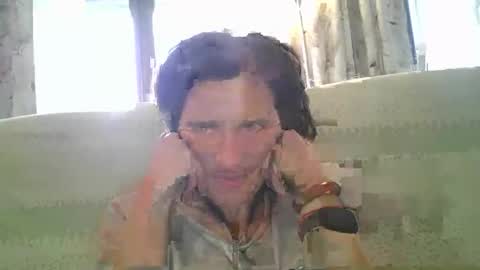 PIEDINIECOLLANT online show from November 15, 2:07 pm