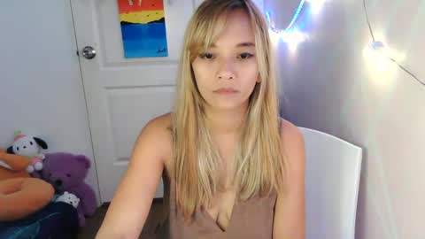 Snapshot of pinay_beauty14 chatting on February 17, 8:41 am pinay beauty14 online show from February 17, 8:41 am