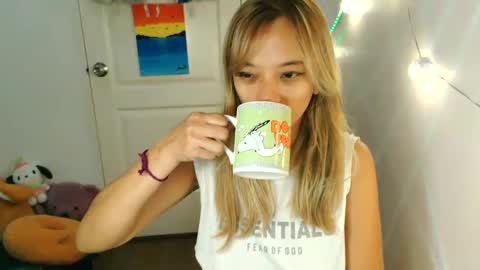 Snapshot of pinay_beauty14 chatting on February 17, 11:00 pm pinay beauty14 online show from February 17, 11:00 pm