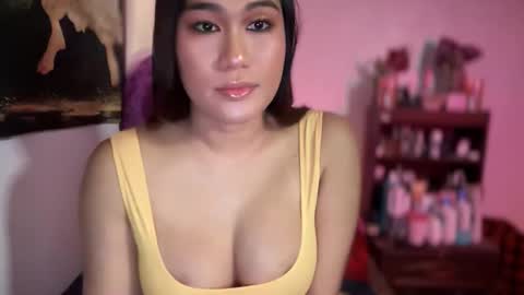 Snapshot of pinay_sofiexx chatting on October 13, 2:09 pm sofielove online show from October 13, 2:09 pm