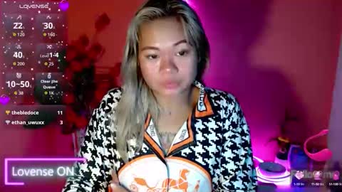 Snapshot of pinay_sweetlenatashaxx chatting on October 15, 3:25 pm call me natasha online show from October 15, 3:25 pm