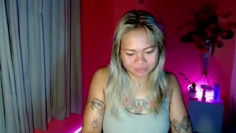 Snapshot of pinay_sweetlenatashaxx chatting on October 11, 2:42 pm call me natasha online show from October 11, 2:42 pm