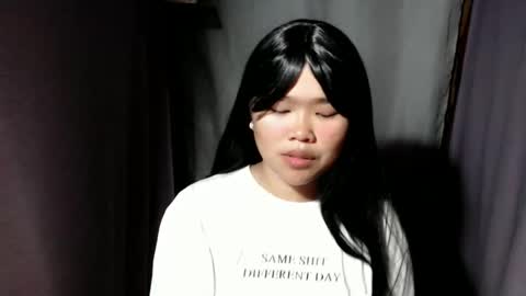 Lyn the Lesbian online show from December 5, 11:44 am