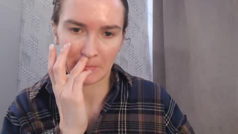       online show from February 25, 9:09 am