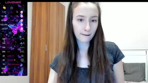 pingviluly online show from December 15, 11:37 am