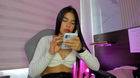 pink_as online show from September 26, 3:53 pm