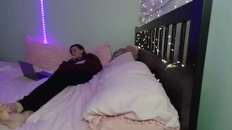 pink_tv online show from October 30, 2:03 am