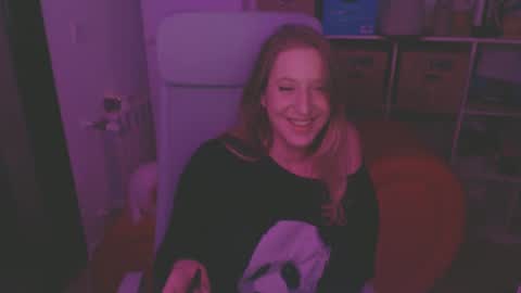 Snapshot of pinkladyx2 chatting on February 6, 11:37 pm pinkladyx2 online show from February 6, 11:37 pm