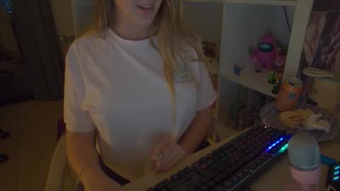 Snapshot of pinkladyx2 chatting on October 26, 1:12 am pinkladyx2 online show from October 26, 1:12 am