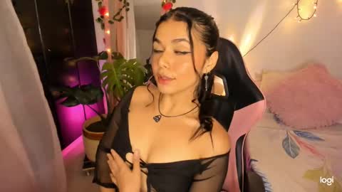 Snapshot of pinkpantherr_ chatting on January 27, 3:47 am Sarah .. online show from January 27, 3:47 am