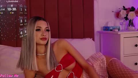 Pinky online show from February 25, 7:01 pm