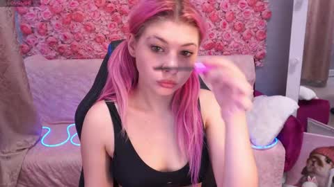 pinkytrix online show from May 13, 5:46 am