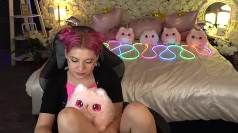 pinkytrix online show from May 7, 8:34 pm