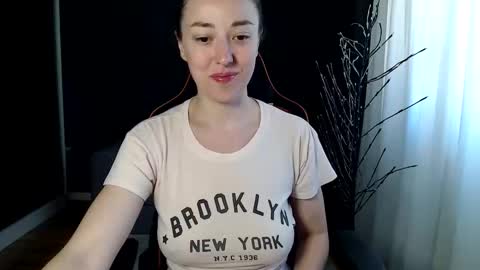 piscesgirl06 online show from October 20, 4:59 am