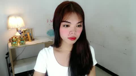 The Girl Named Eyve online show from November 18, 12:39 pm