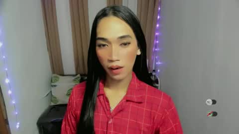 pixiedoll_ online show from January 5, 5:38 pm