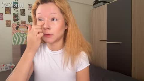 Daryl  online show from February 3, 2:21 am