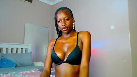 playboypetit online show from October 13, 7:05 pm