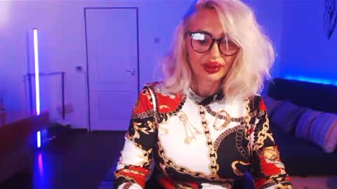 Victoria online show from December 11, 9:23 pm