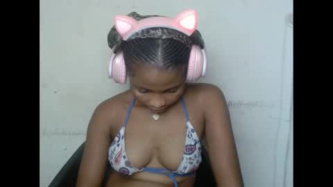 Snapshot of plumnjuicyx chatting on March 1, 4:33 pm plumnjuicyx online show from March 1, 4:33 pm