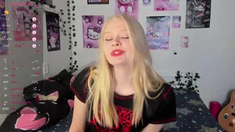 Snapshot of pocet_barbie chatting on January 28, 7:00 am Mary online show from January 28, 7:00 am