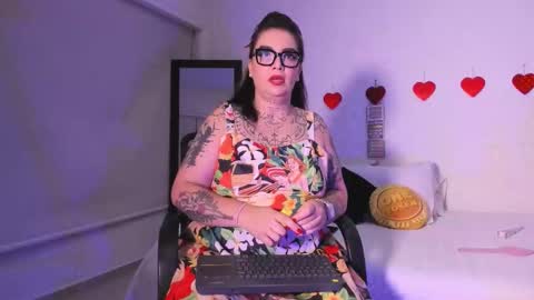 Snapshot of poisson_ivy_ chatting on September 20, 1:05 am poisson_ivy_ online show from September 20, 1:05 am