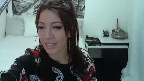 polina_p online show from April 19, 6:10 pm