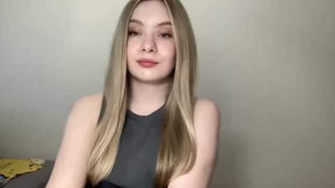 polishangel222 online show from May 17, 5:23 pm