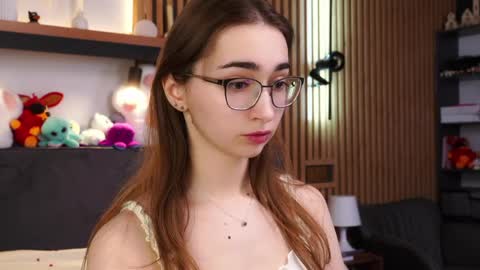 Polly online show from April 4, 3:55 pm