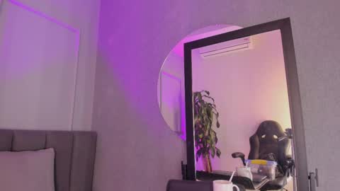 Snapshot of pollybabe_ chatting on October 21, 10:41 am POLLY online show from October 21, 10:41 am