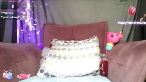 Snapshot of pollycrush chatting on December 16, 6:05 pm pollycrush online show from December 16, 6:05 pm