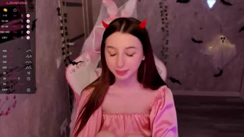 Snapshot of pollyhill1 chatting on October 13, 6:43 pm online show from October 13, 6:43 pm