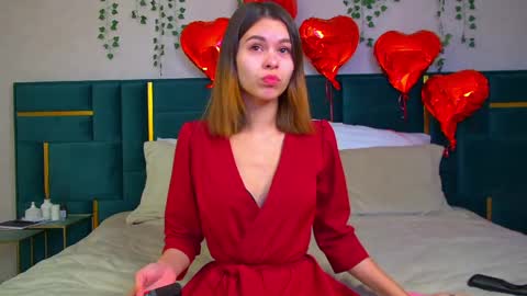 Polly online show from February 14, 7:23 pm