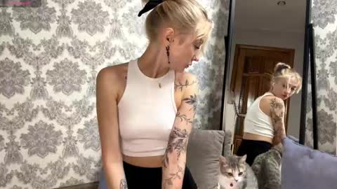 Snapshot of porshes chatting on September 9, 4:45 am HERES Alice WELCOME EVERYONE LOVENSE DOMI REACT TO YOUR TIPS LETS MAKE A GREAT SHOW TOGETHER online show from September 9, 4:45 am